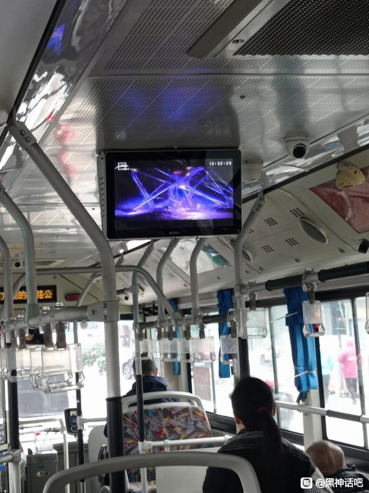杭州公车上出现《黑神话：悟空》新预告