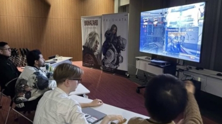 知名歌手盆栽哥突袭卡普空 提前玩到《生化危机9》